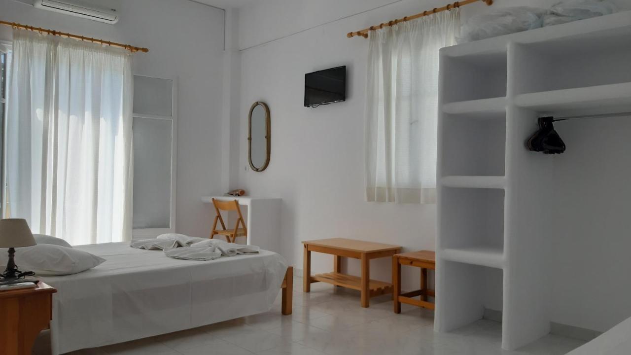 Bizas Rooms & Studios Páros 외부 사진