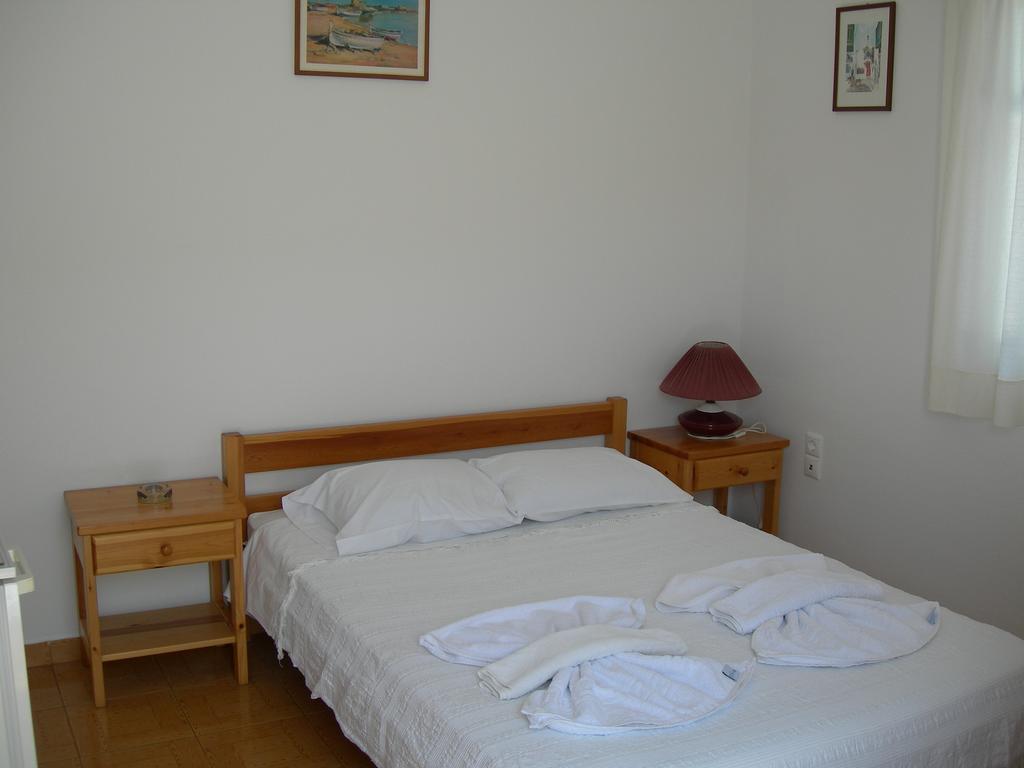 Bizas Rooms & Studios Páros 외부 사진