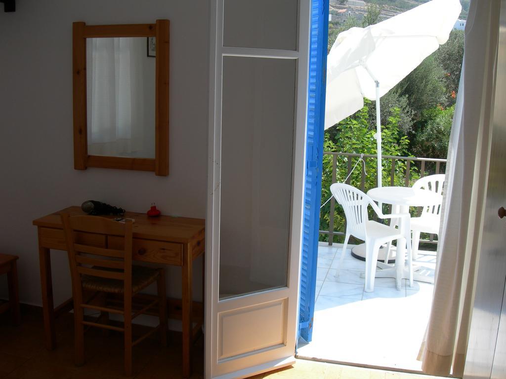 Bizas Rooms & Studios Páros 외부 사진