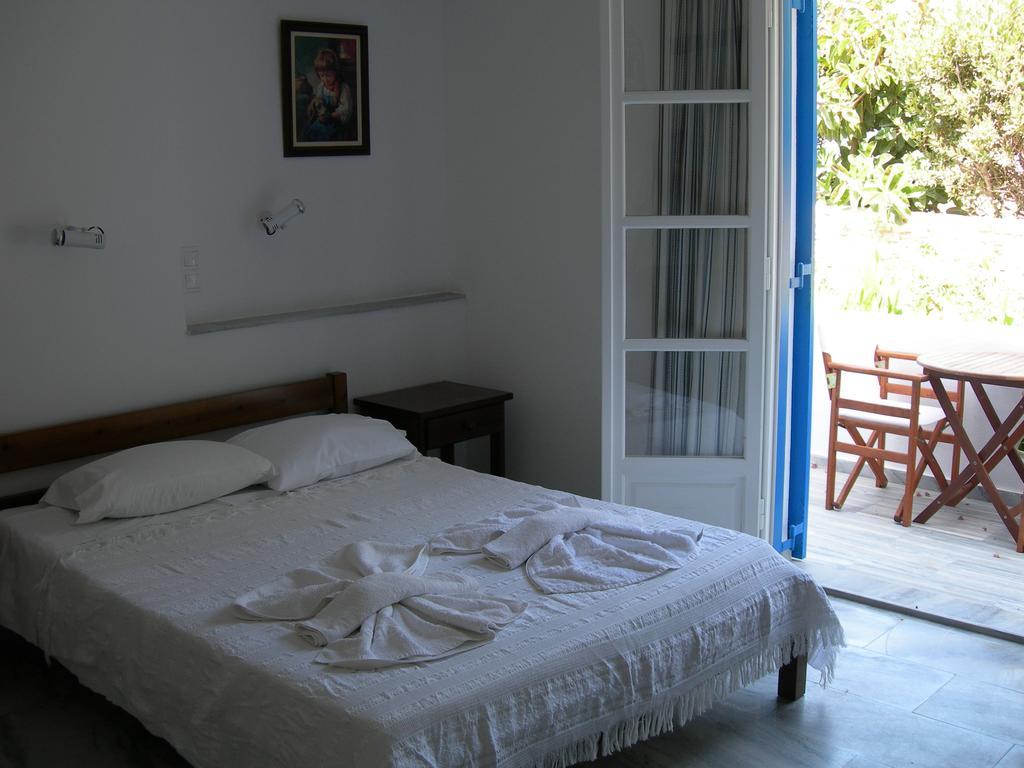 Bizas Rooms & Studios Páros 외부 사진