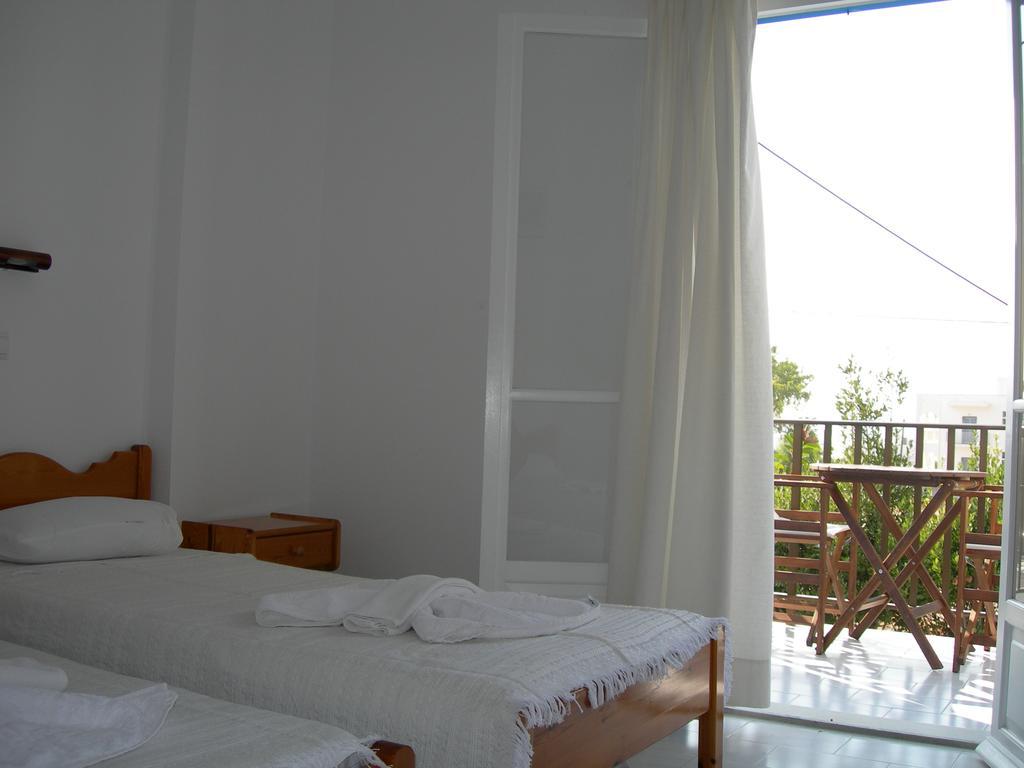 Bizas Rooms & Studios Páros 외부 사진